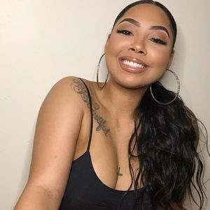 Meet your Posher, Breeana